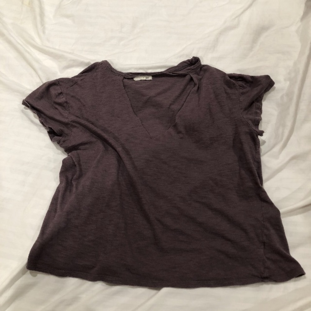 Cropped open neck